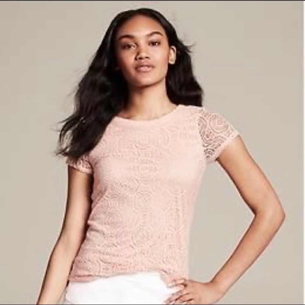 Adorable Banana Republic Lace Tee Shirt in XS